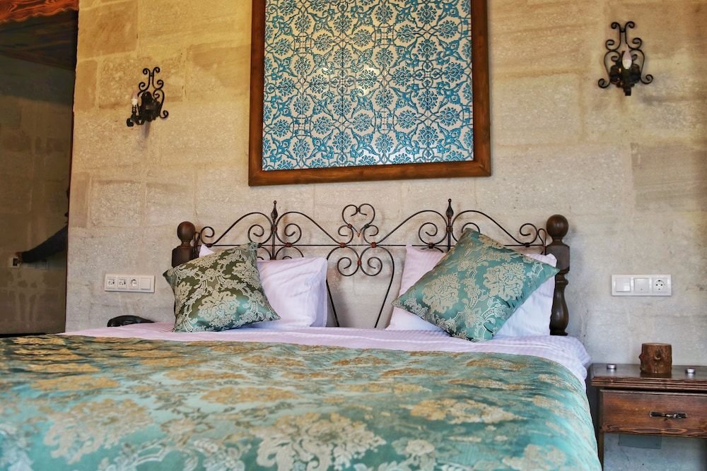 Caravanserai Inn Hotel 10/50