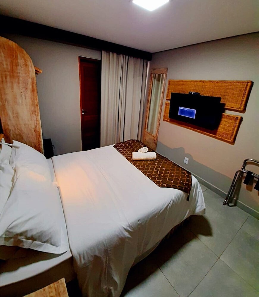 MASTER, SUITE