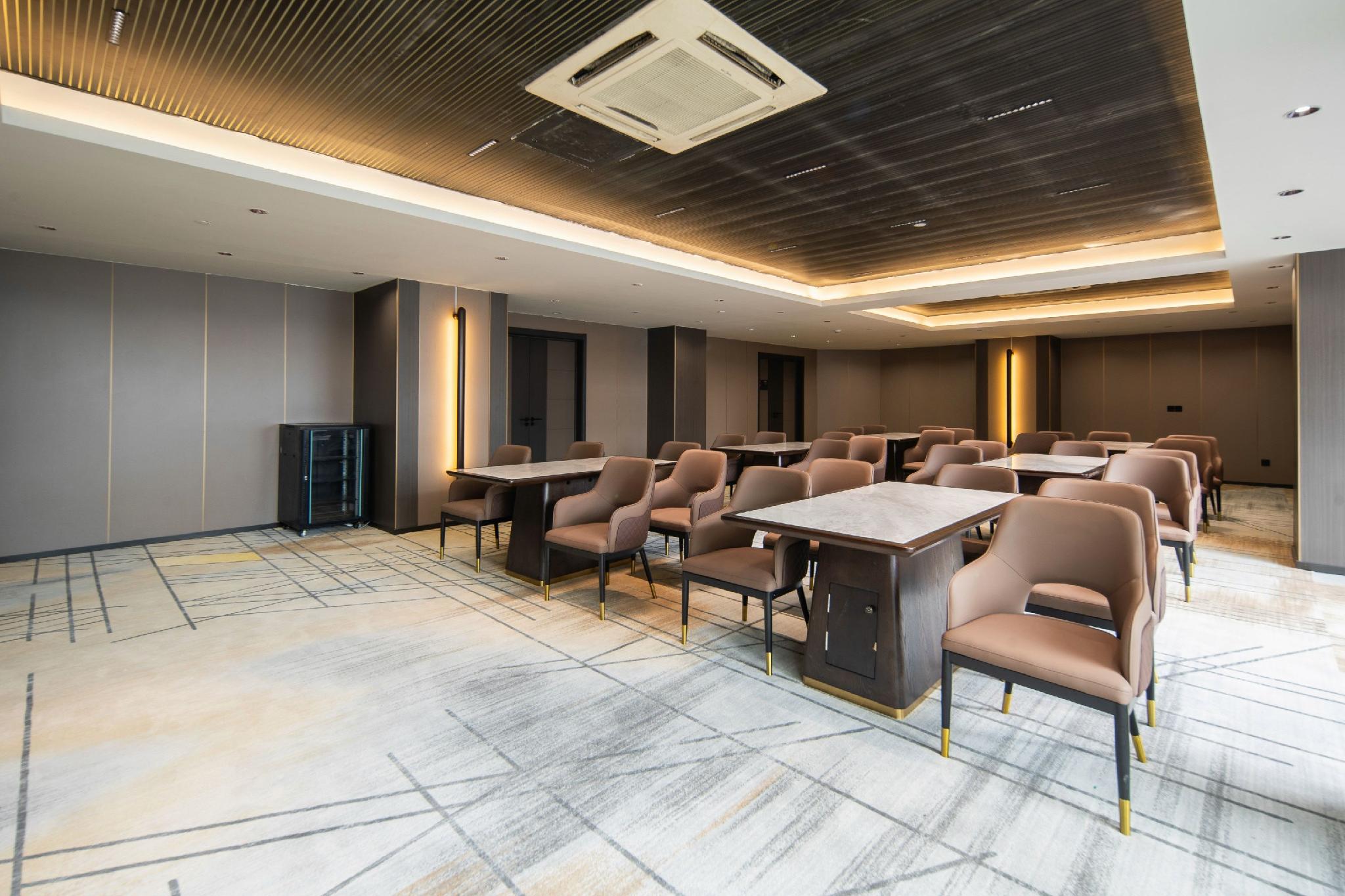 Rezen Dong Hotel (Guangzhou Jingxi Nanfang Hospital Tonghe Subway Station Branch) 41/52