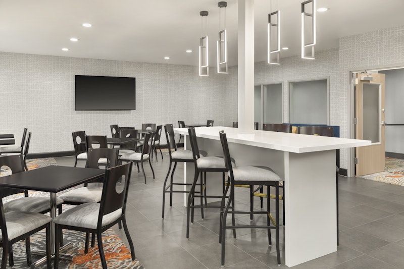 Hampton Inn Olathe 35/43