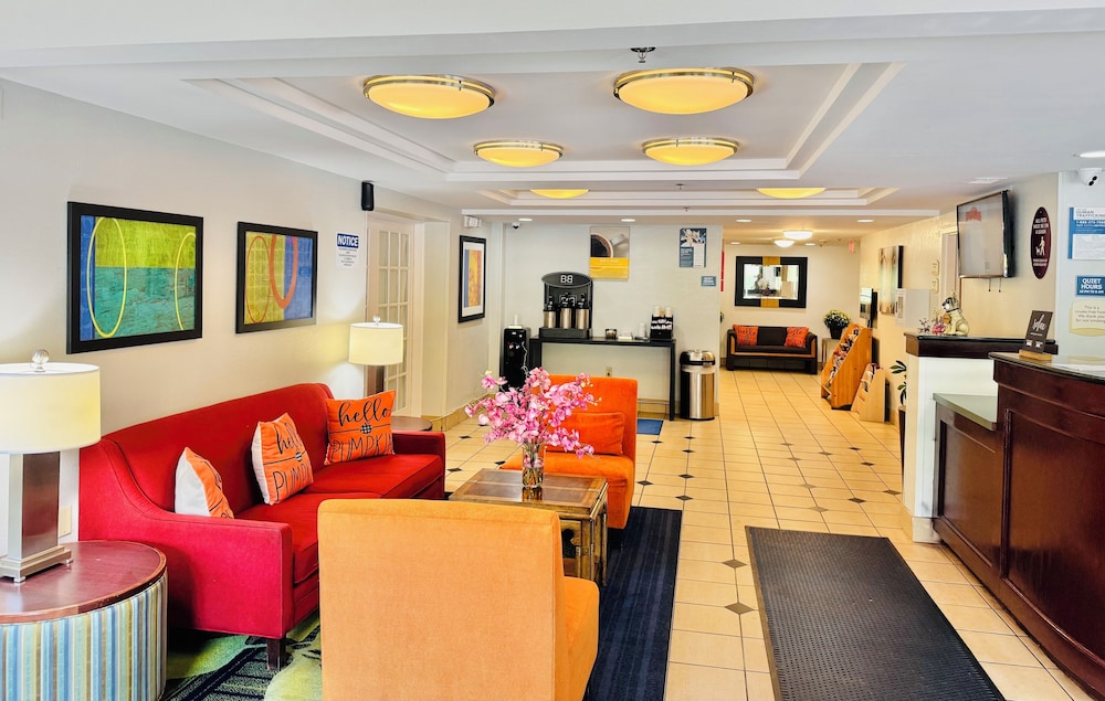 Motel6 Milford, CT 52/74