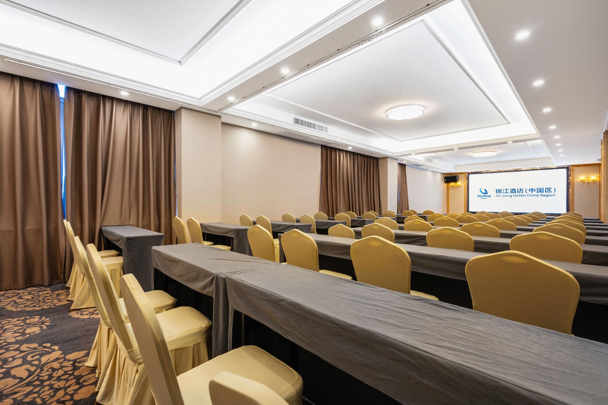 Vienna Hotel Guangzhou Shaheding Metro Station Branch 38/48