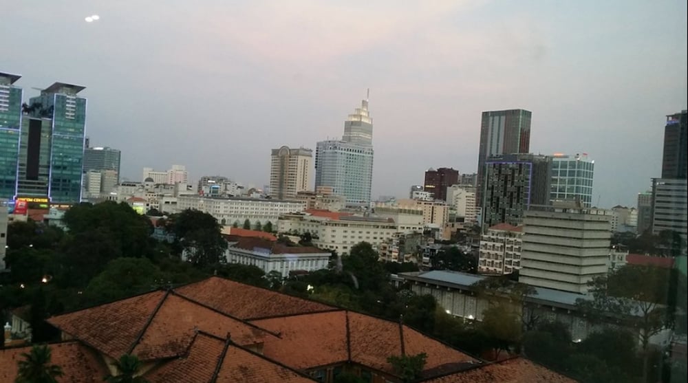 Central Palace Hotel 53/58