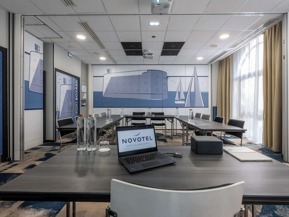 NOVOTEL LA ROCHELLE CENTRE 58/72