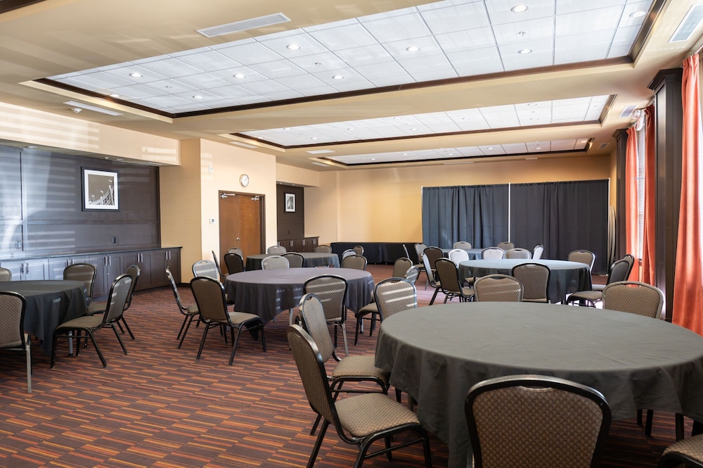 Four Points by Sheraton Edmonton International Airport 51/55
