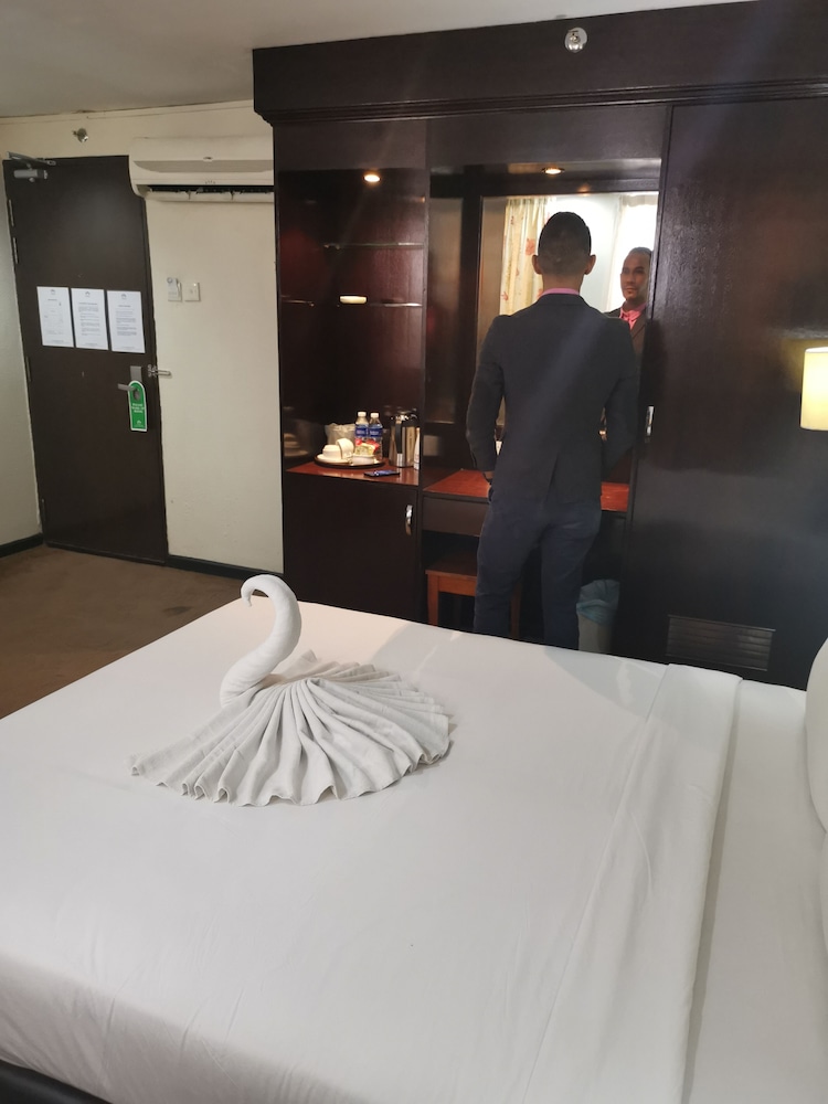Palace Hotel 34/45