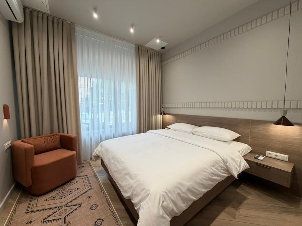 Design, Queen Bed