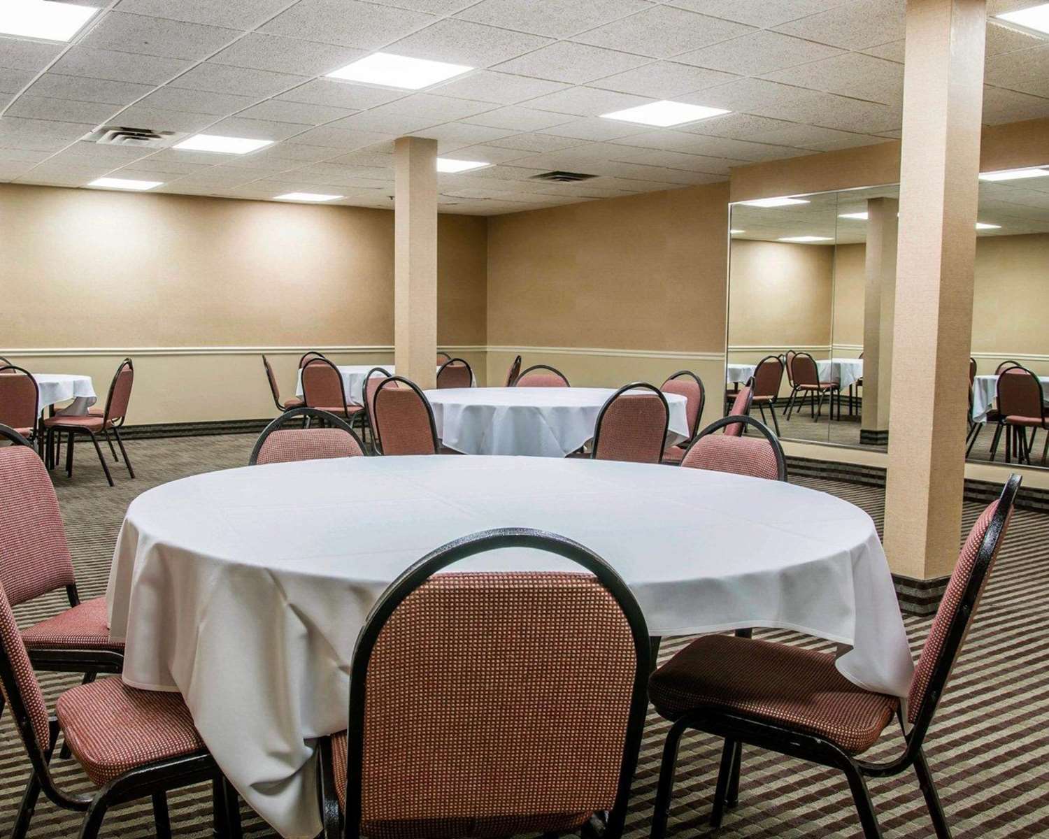 restaurant cafeteria
