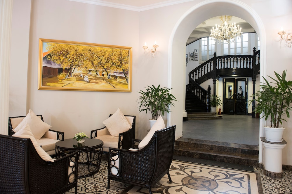 Hoa Binh Hotel 12/69