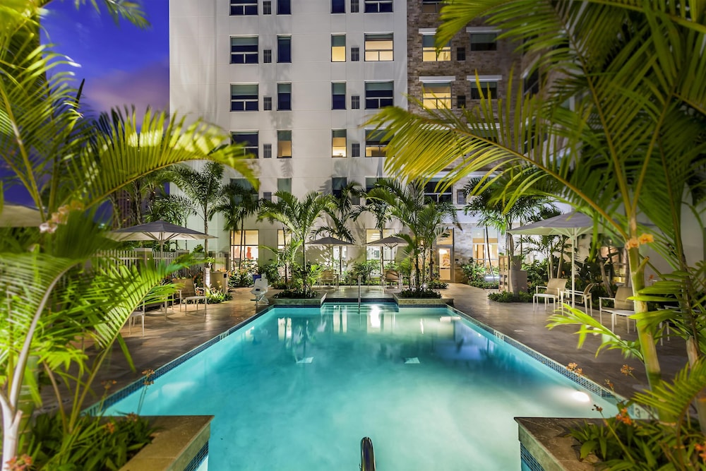 Hyatt House San Juan 7/74
