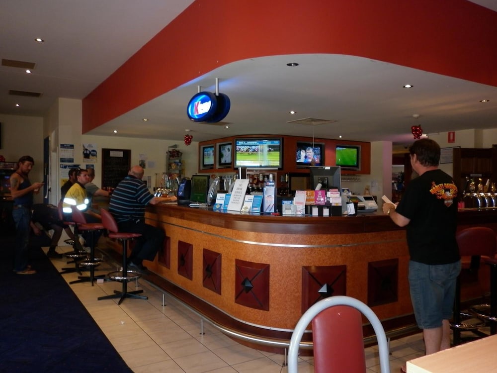 The New Whyalla Hotel 2/33