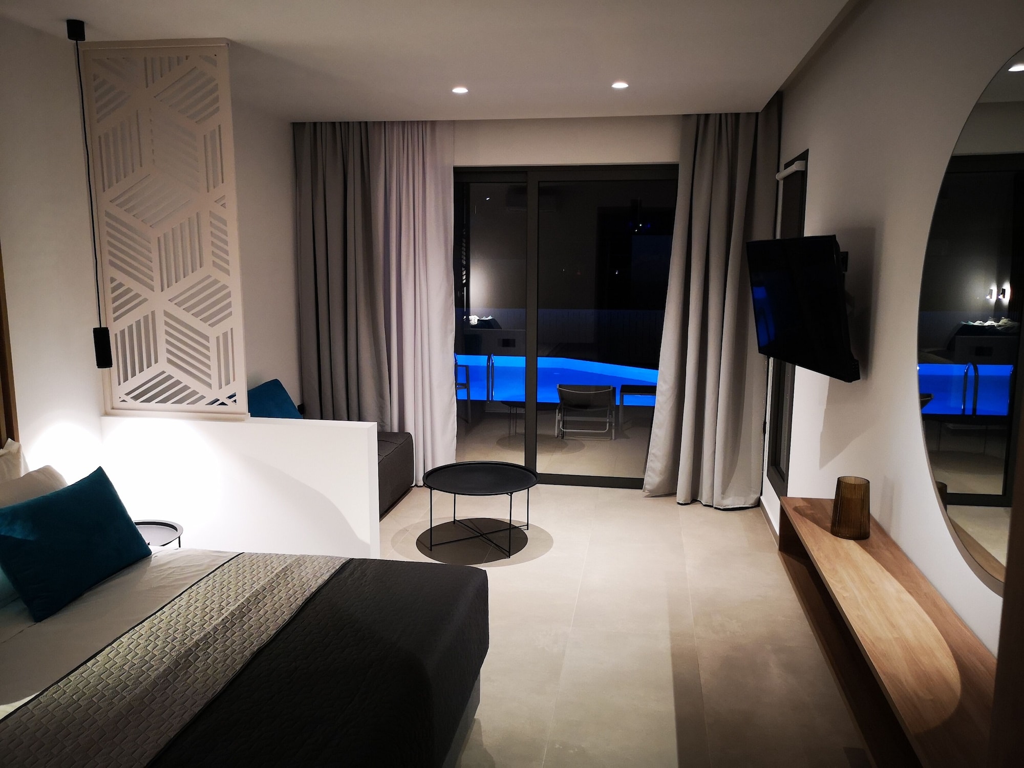 SUITE, POOL VIEW, PRIVATE POOL