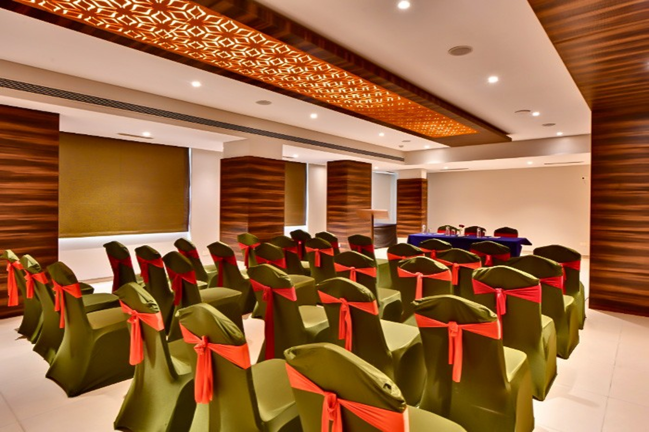 Click Hotel Vadodara 15/17