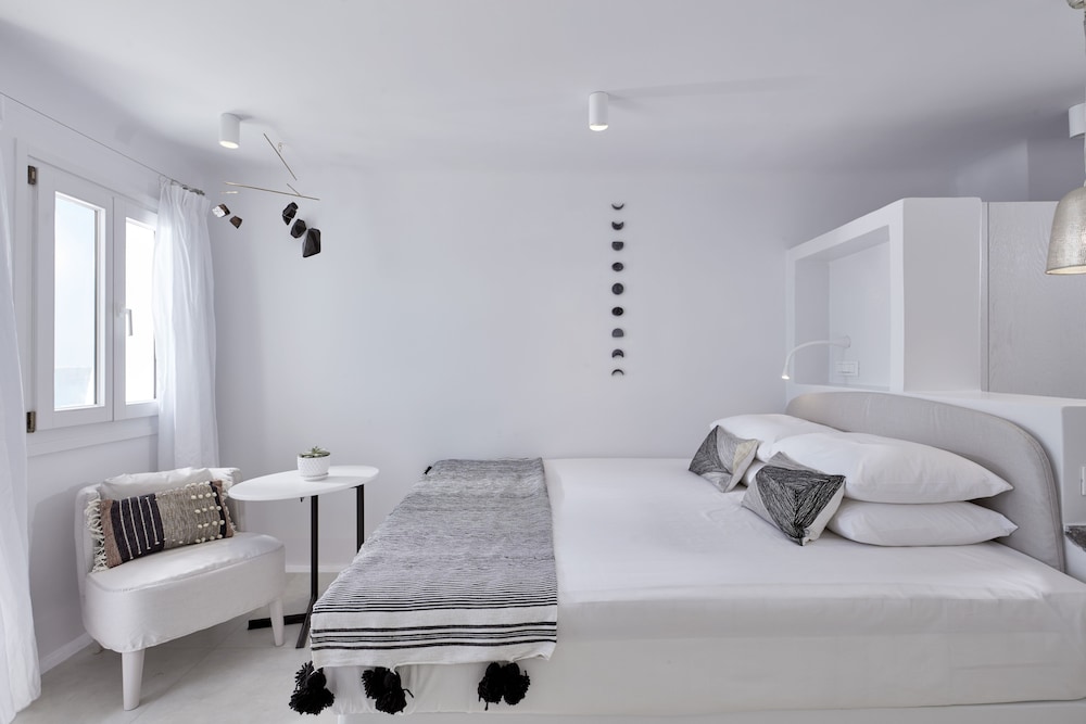 Cosmopolitan Suites - Adults Only 10/50