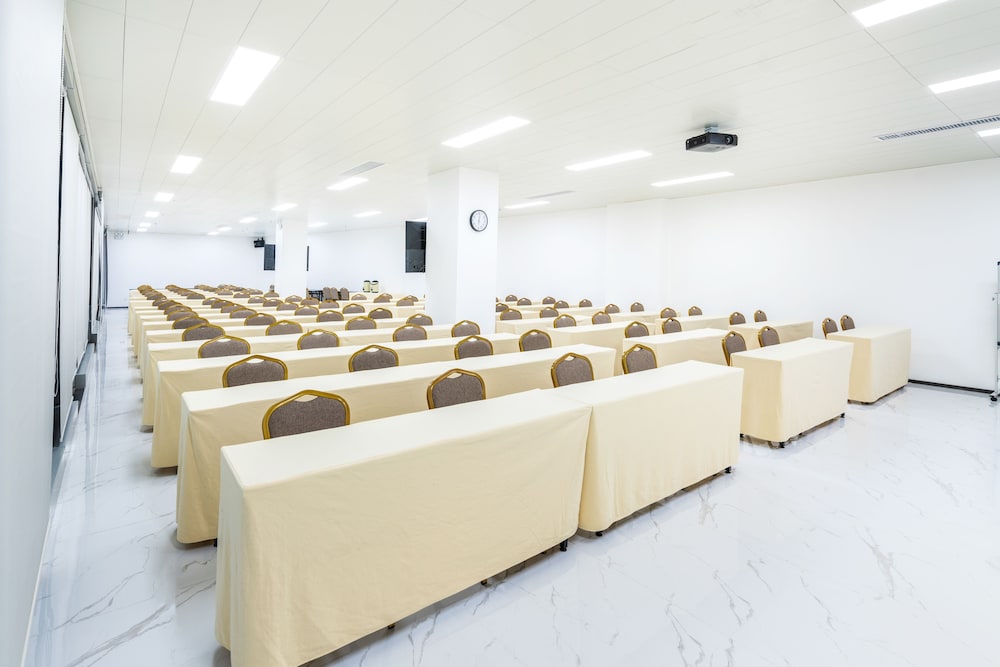 Jinzhonghuan Serviced Apartment 43/50