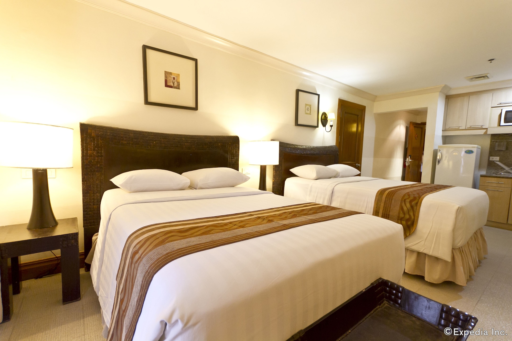 1 Bedroom, Suite, 2 Double Beds, Crown Regency Suites Mactan 9/10