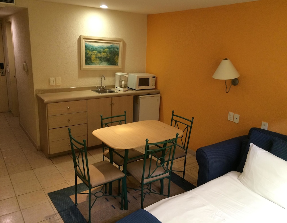 Plaza Inn Express 30/40