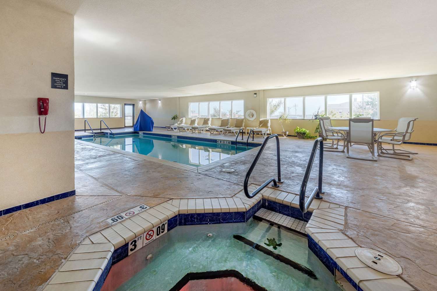 Comfort Inn and Suites Perry I-35 19/36