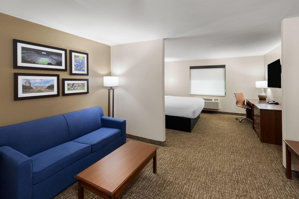 Wingate by Wyndham College Station TX 35/58