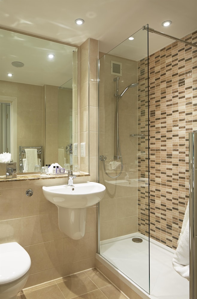 Macdonald Frimley Hall Hotel And Spa 12/73