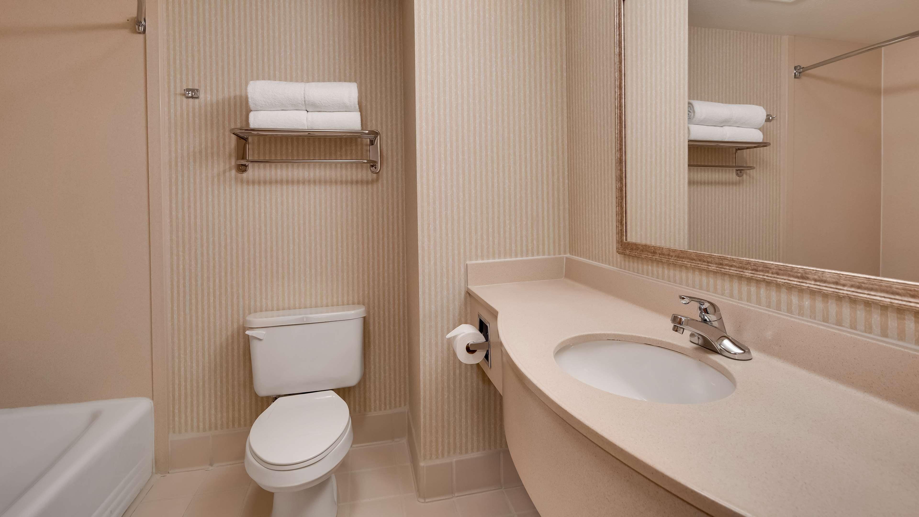 غرفة بسريرين كوين لذوي الإعاقة، Best Western Cheyenne 6/7