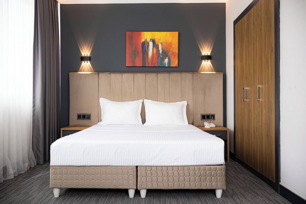 HOME PLUS Hotel & SEYHLI 9/42