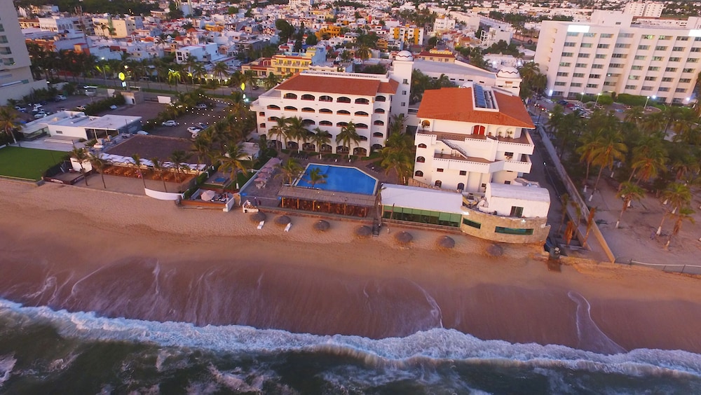 Quijote Inn Hotel 8/67