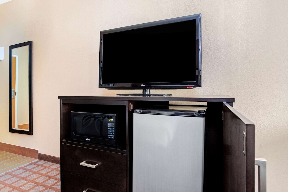 Spark by Hilton Plainfield Indianapolis Airport 32/43