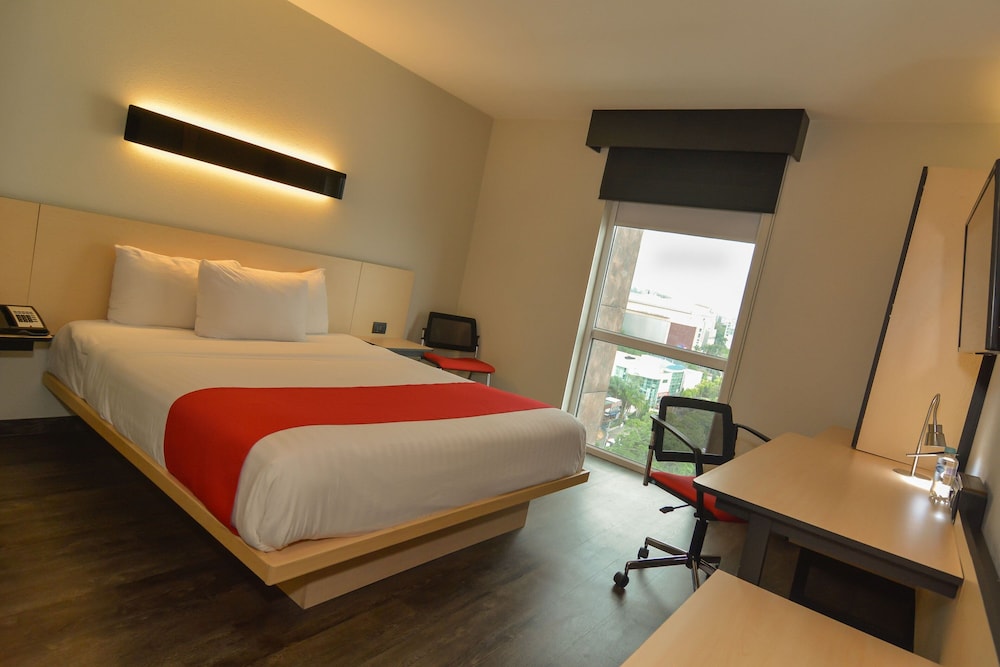 City Express Plus by Marriott Medellin Colombia 9/42