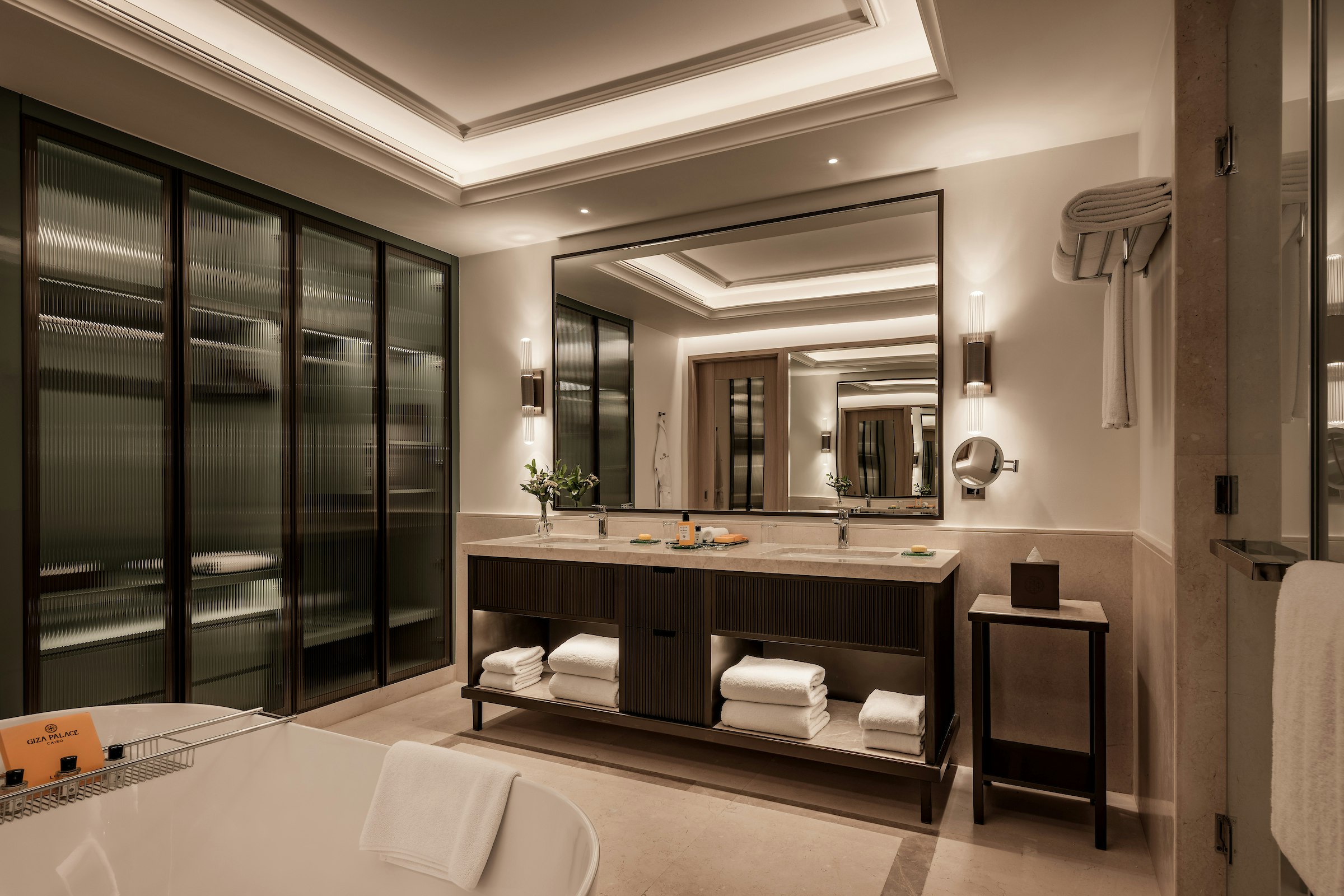 Giza Palace 50/50