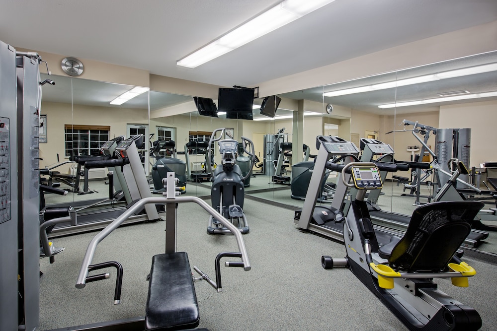 Candlewood Suites Perrysburg 26/53