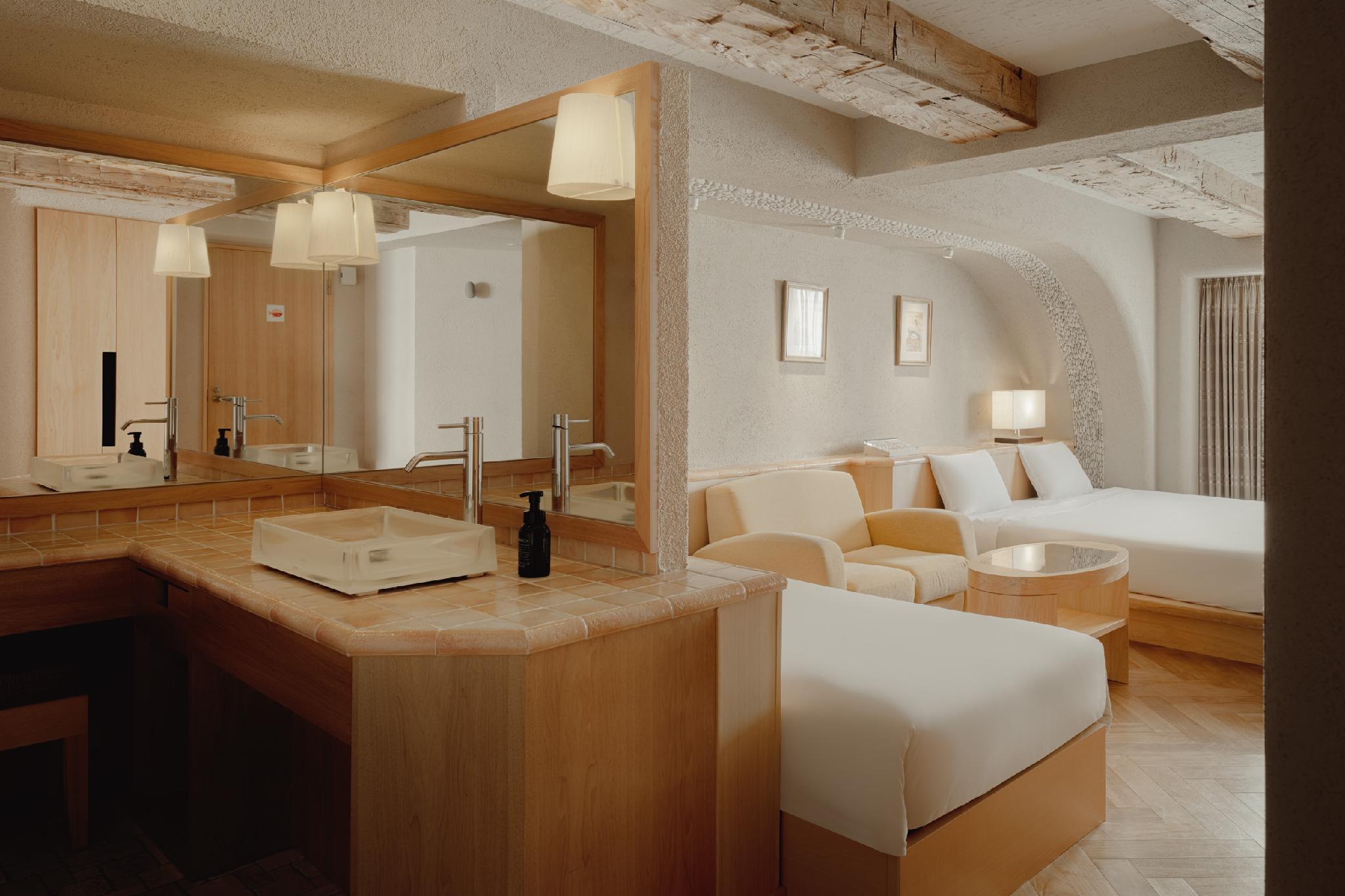 جناح جونيور تنفيذي بسريرين منفصلين