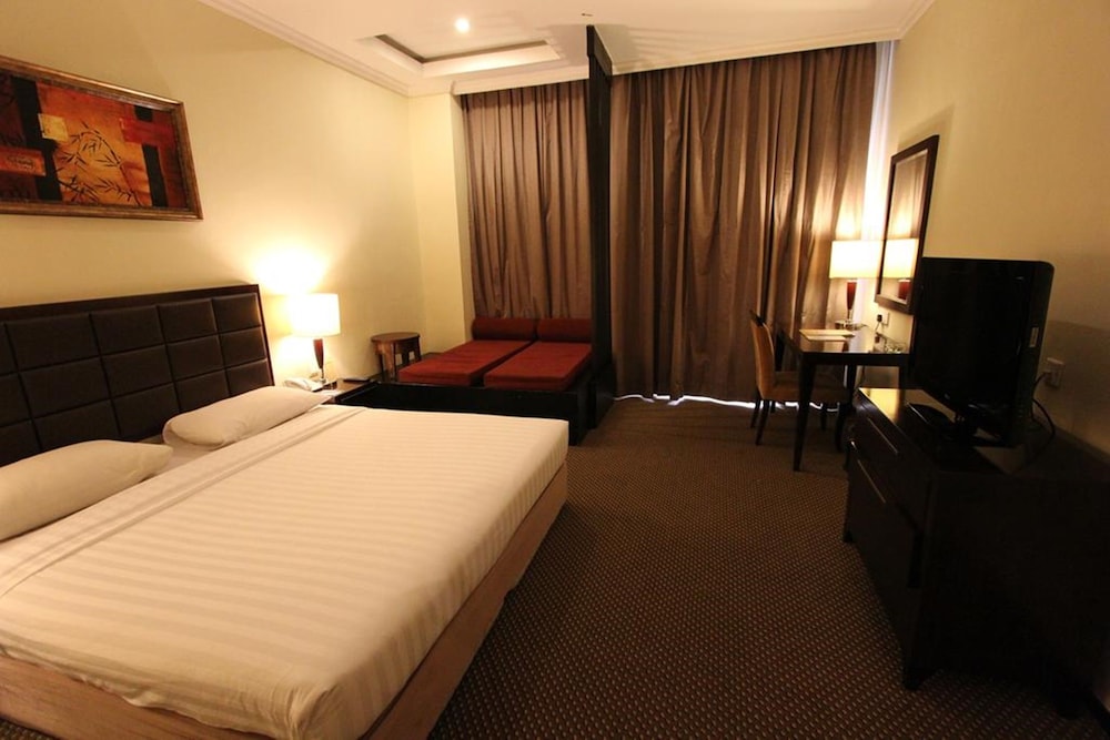 Harmoni One Convention Hotel and Service Apartments 23/65