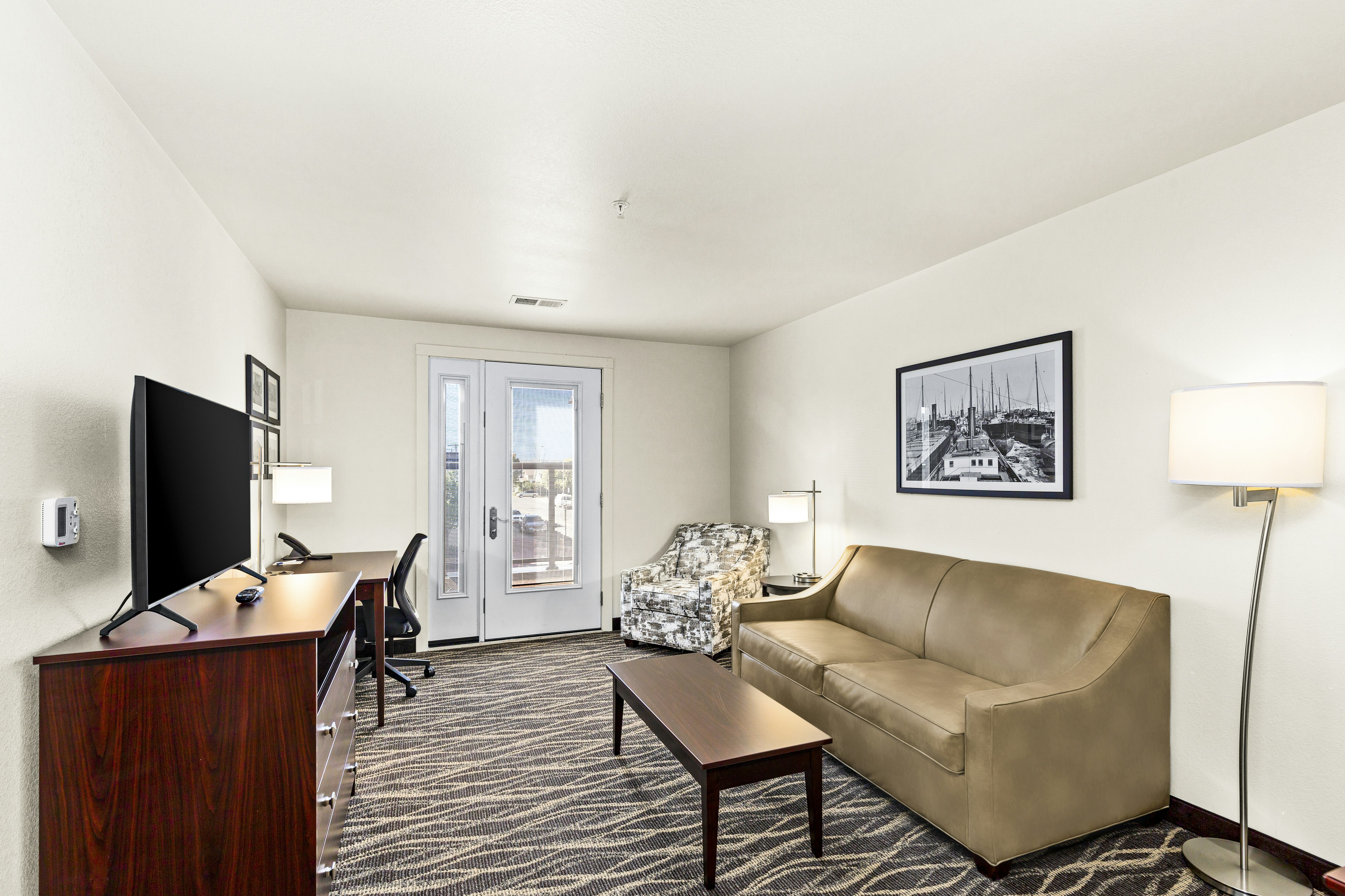 Cobblestone Hotel & Suites - Superior Duluth 20/50