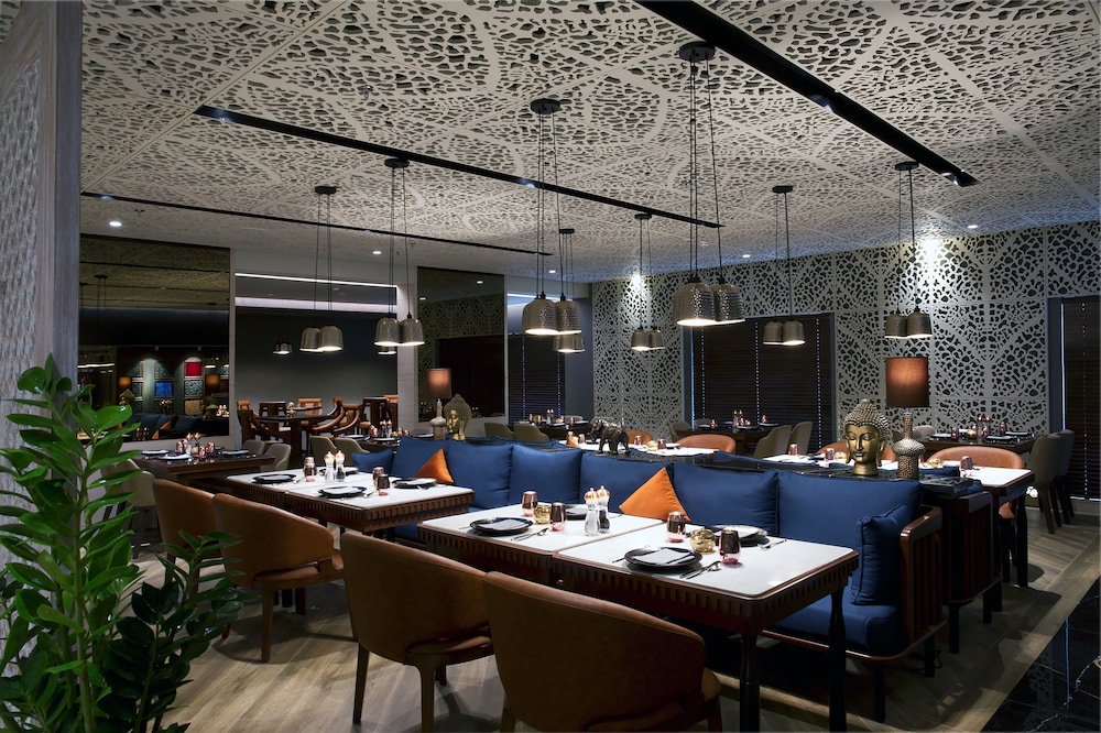 Grayton Hotel Dubai 64/66