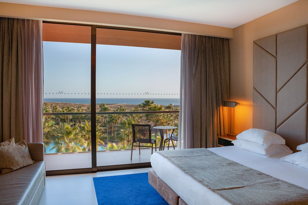 Wine & Books by the sea - Algarve Resort 18/87