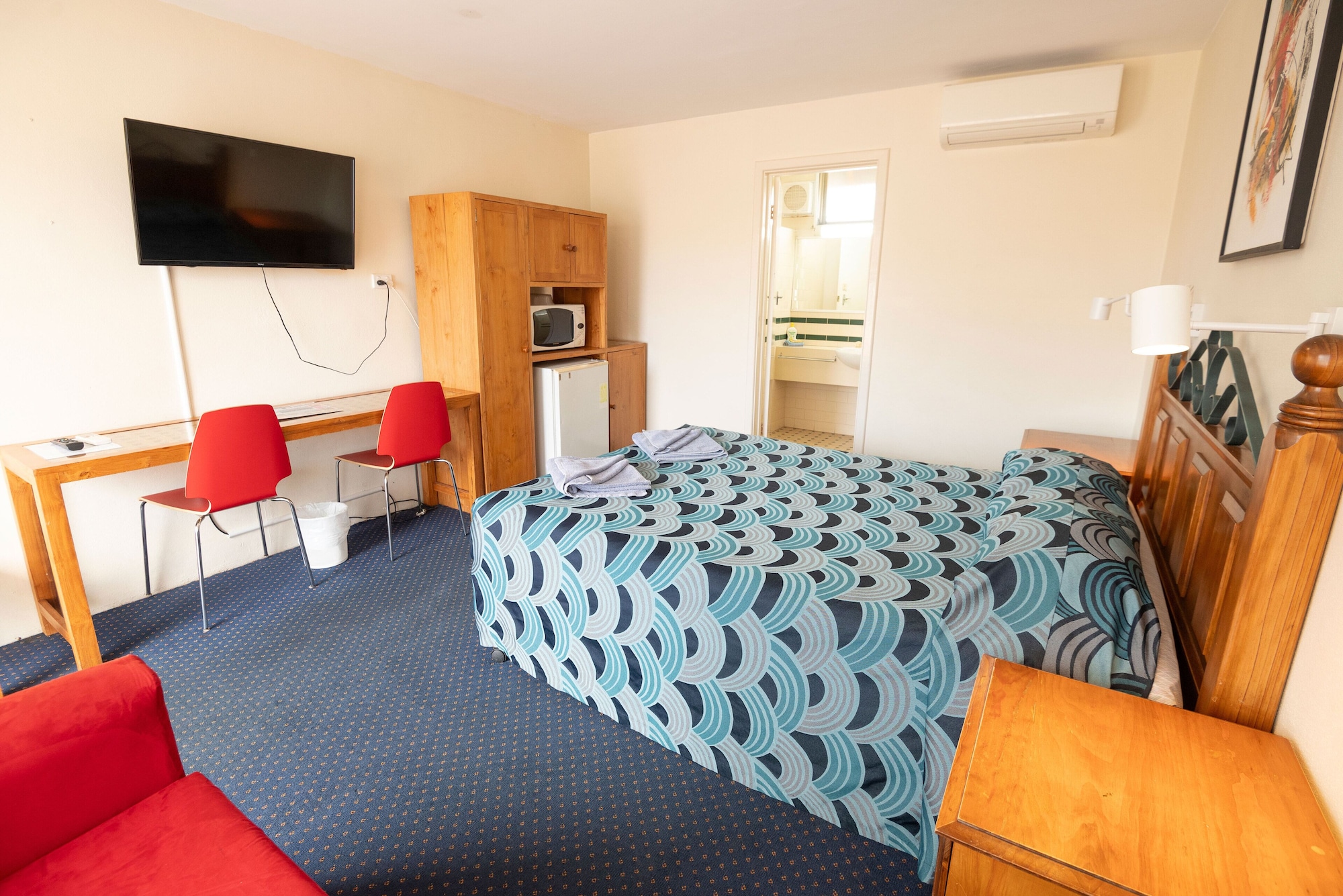 Motel, Double Bed