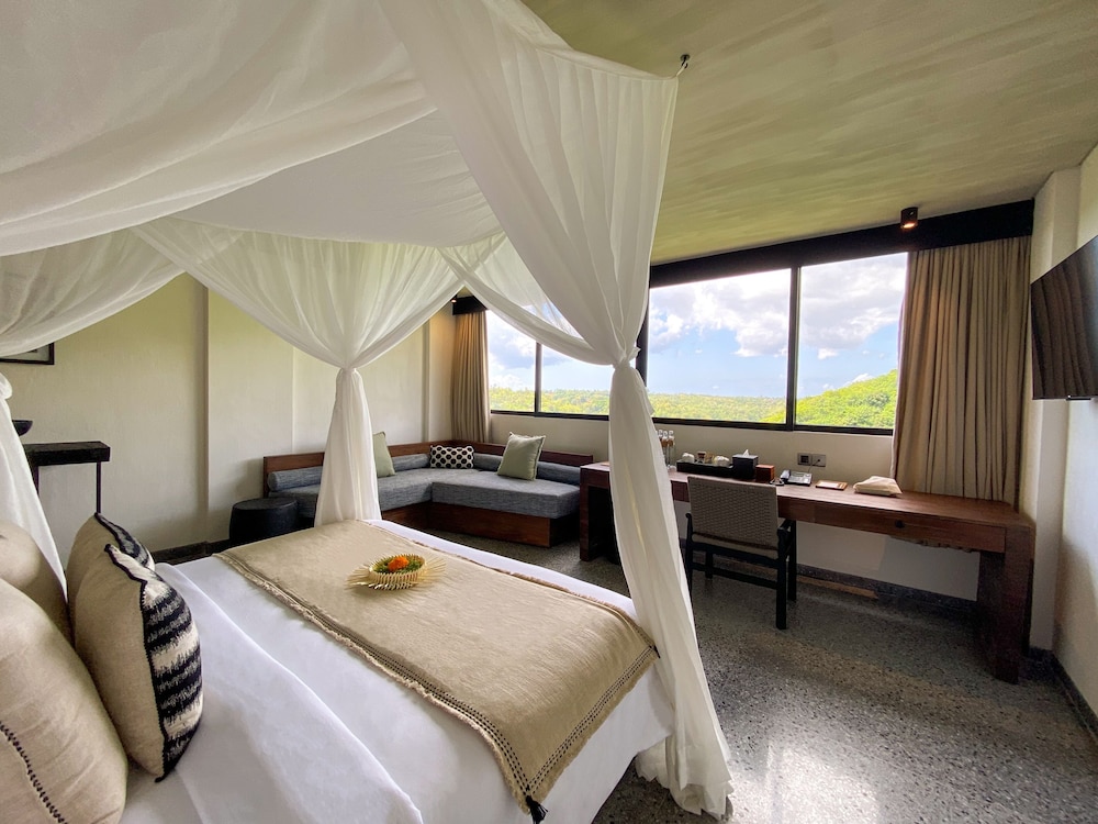Deluxe Room with Valley View