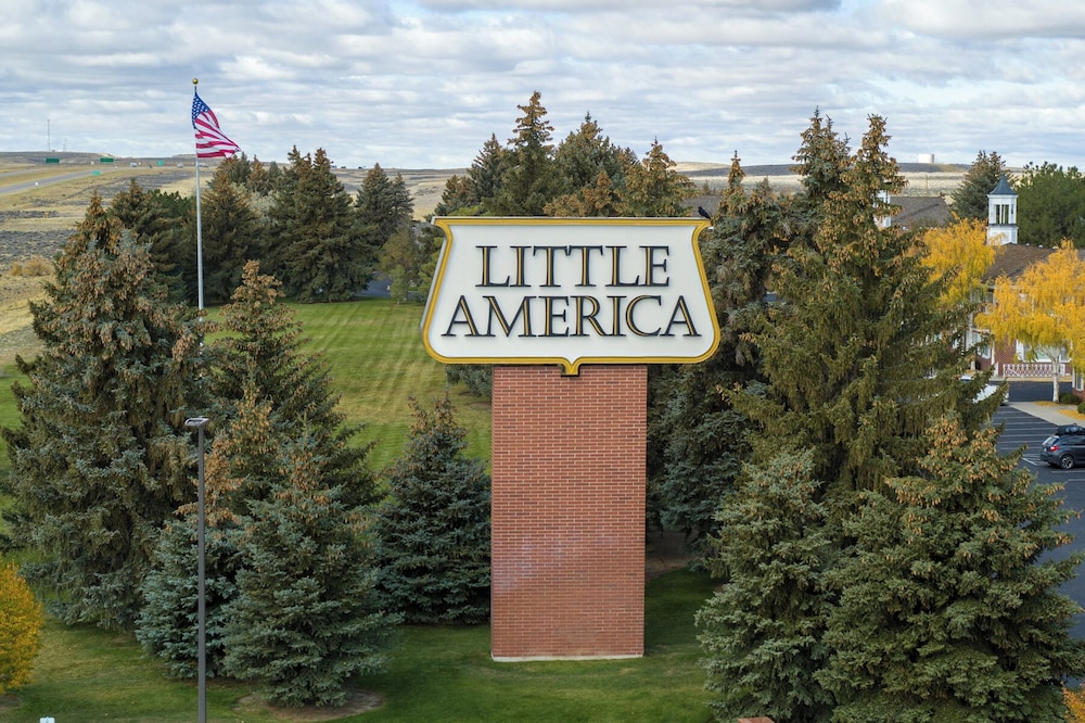 Little America Hotel Wyoming 62/68