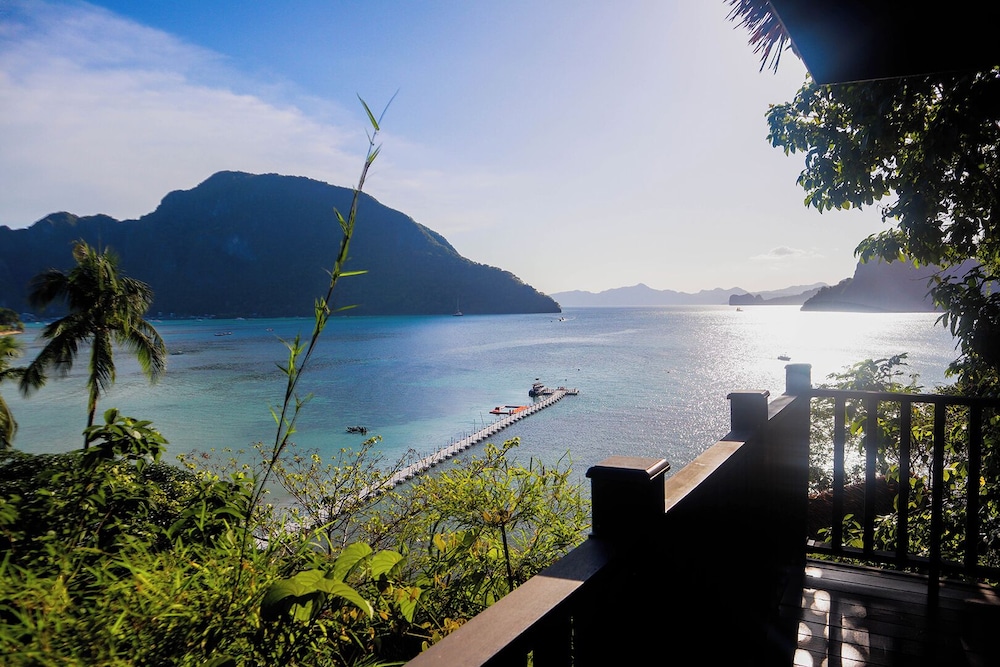 Lihim Resorts 70/75