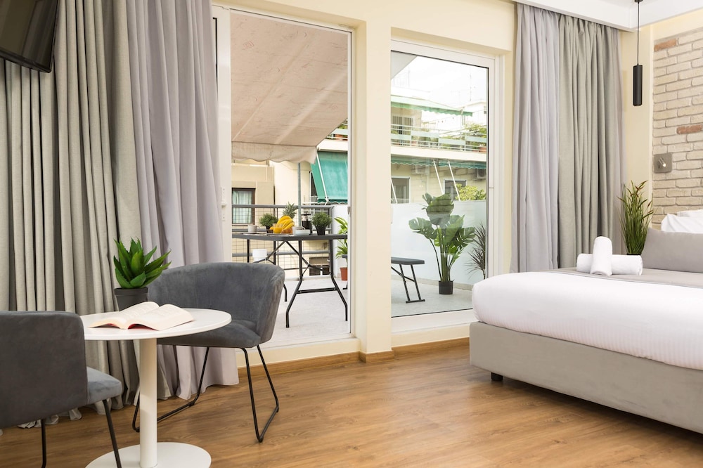 Suites Syngrou-Fix 5/22