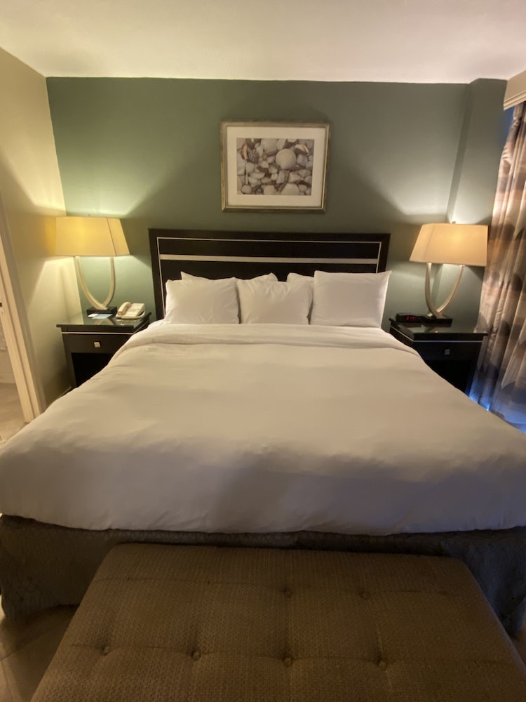 Radisson Suite Hotel Oceanfront 31/64