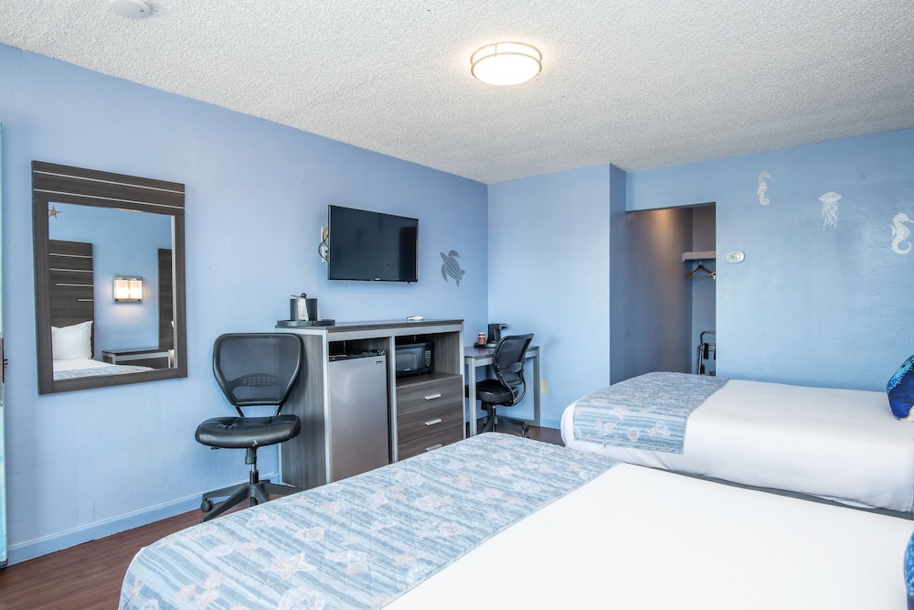 Aqua Breeze Inn 32/55