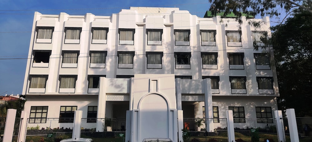 Radiant Globus Hotel 3/55