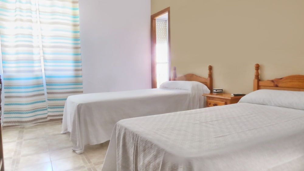 Hostal Barbate 23/50