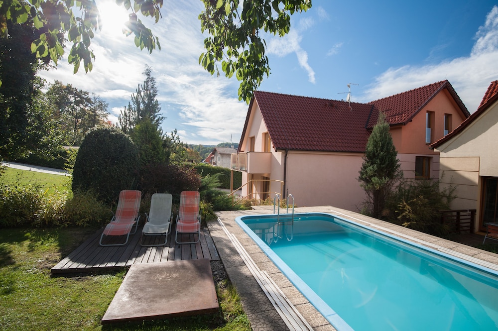 Hotel Garni Pod Skalkou 40/50