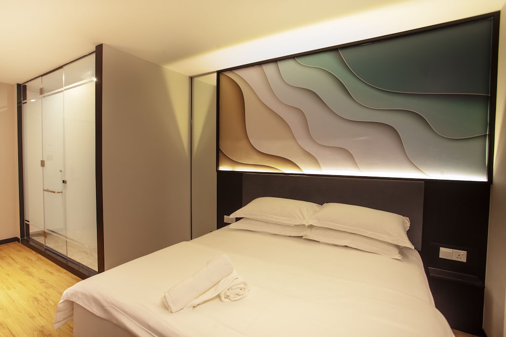 Room, 2 King Beds, No Window