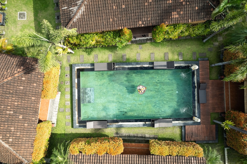 VILLA BERAWA BALI 18/77