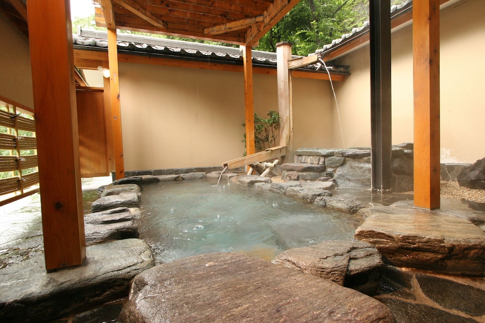Minakamikan 24/63