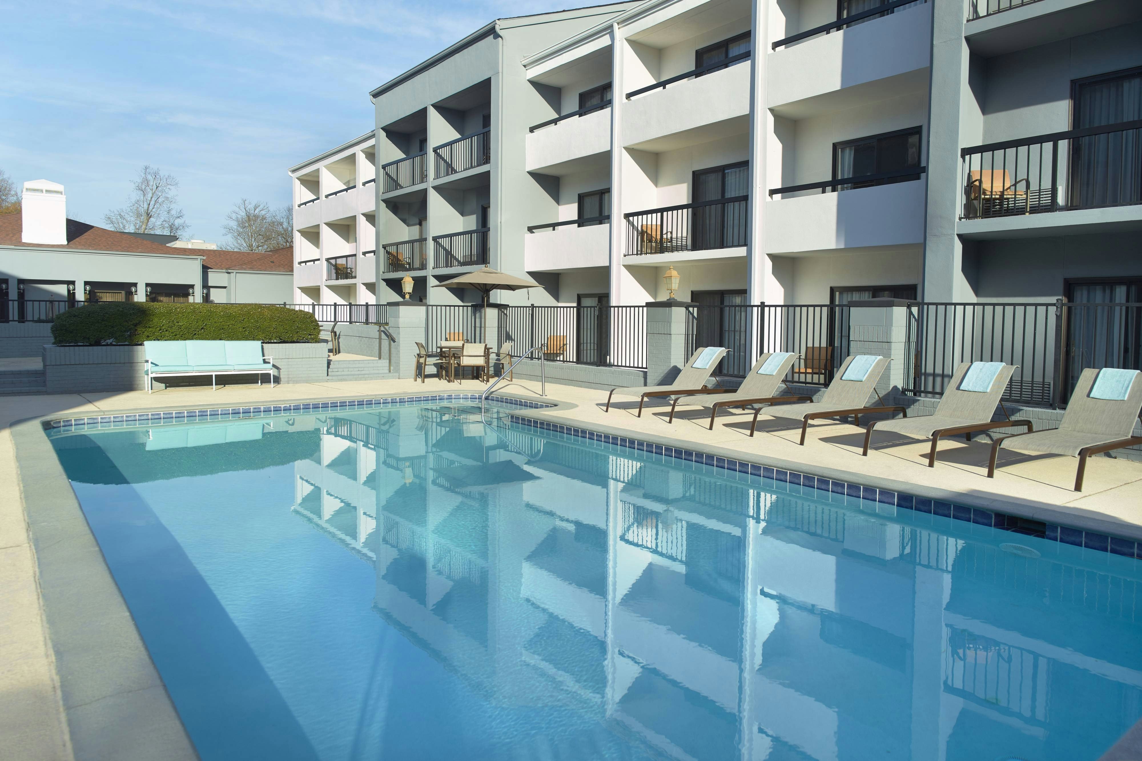 Courtyard Charlotte Southpark 1/13